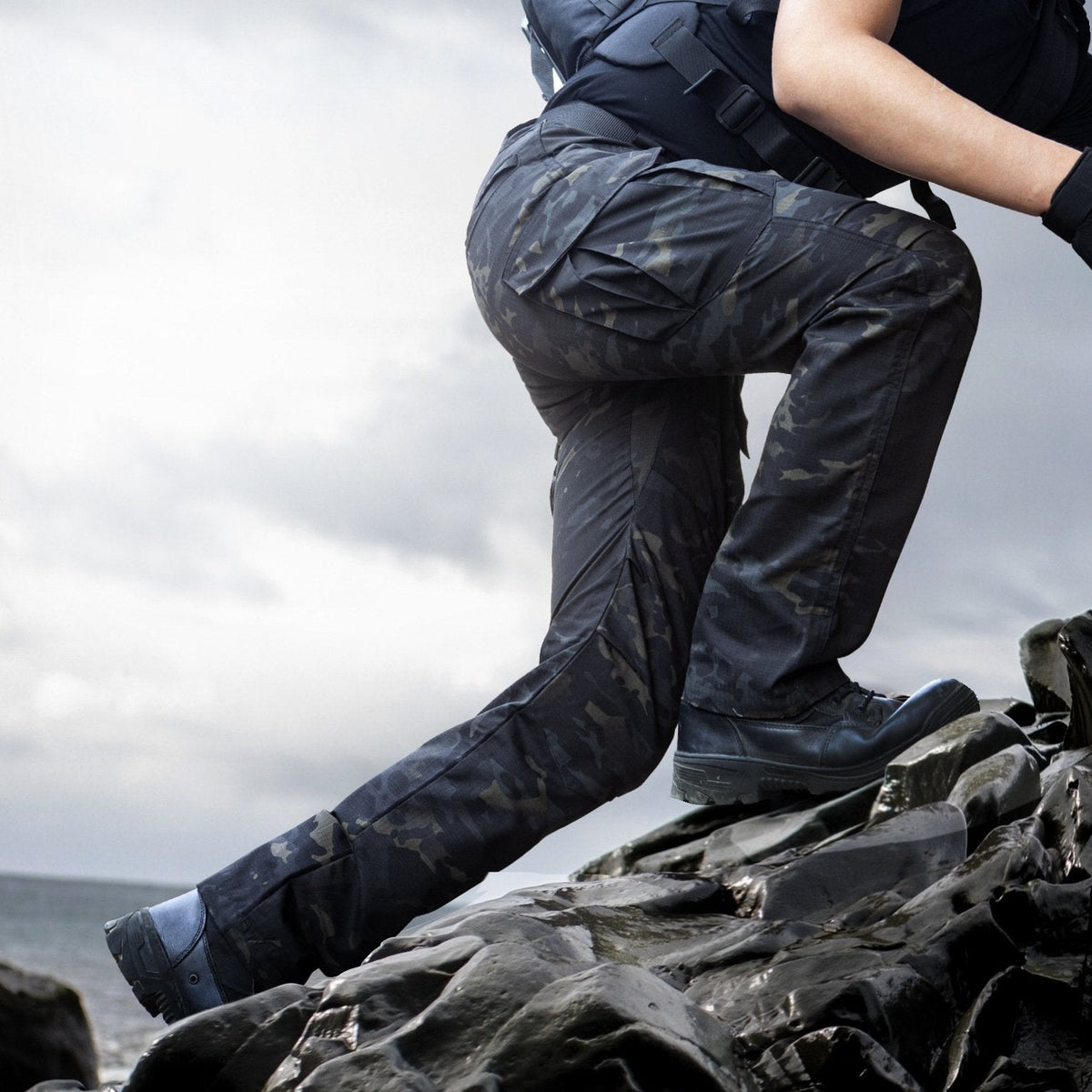 Archon IX8 Outdoor Waterproof Tactical Trousers Dark Camo