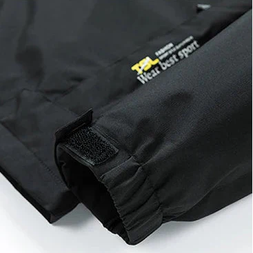 Lightweight Hooded Windbreaker